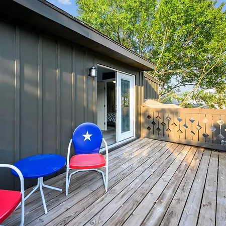 Cozy & Spacious Montrose Retreat With 3Br Near Houston Attractions